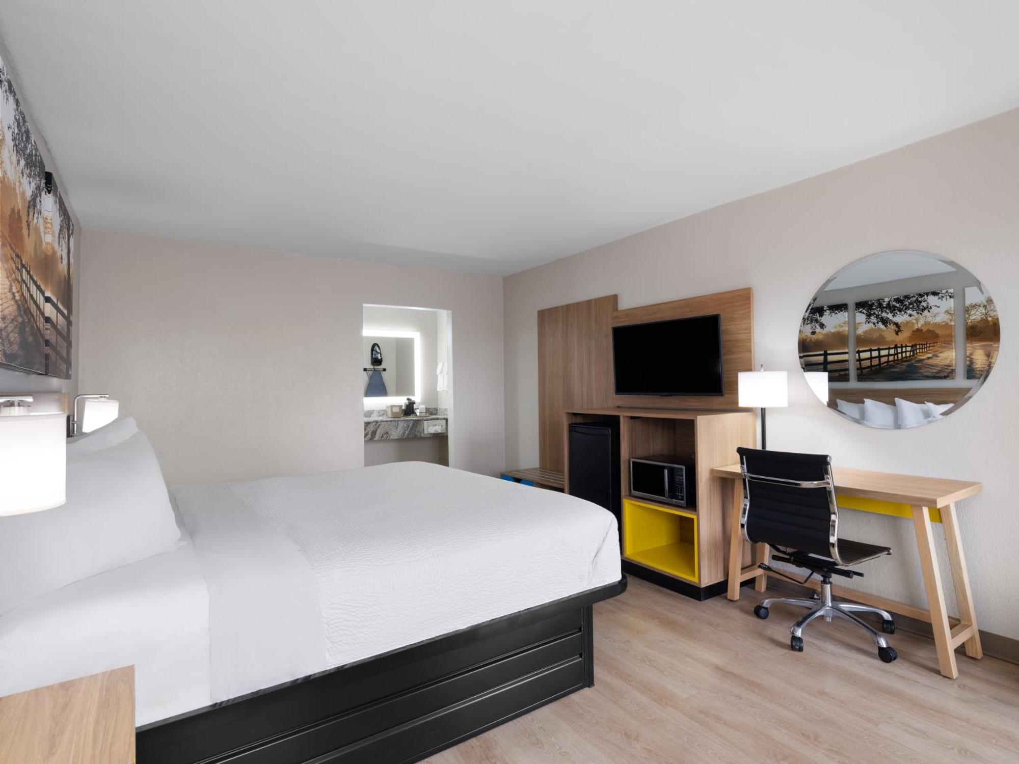Days-Inn By Wyndham Montgomery I-85 Luaran gambar