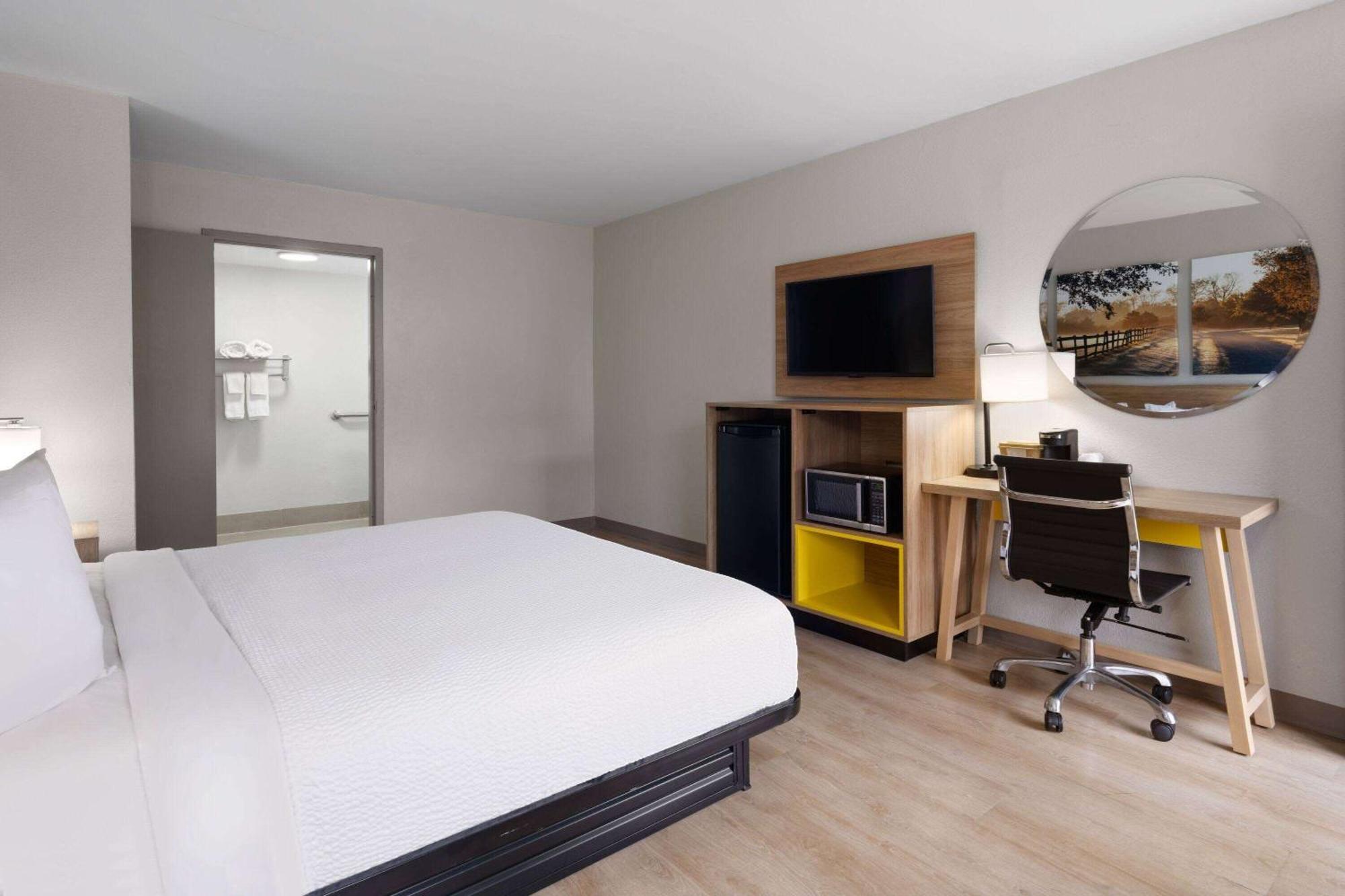 Days-Inn By Wyndham Montgomery I-85 Luaran gambar