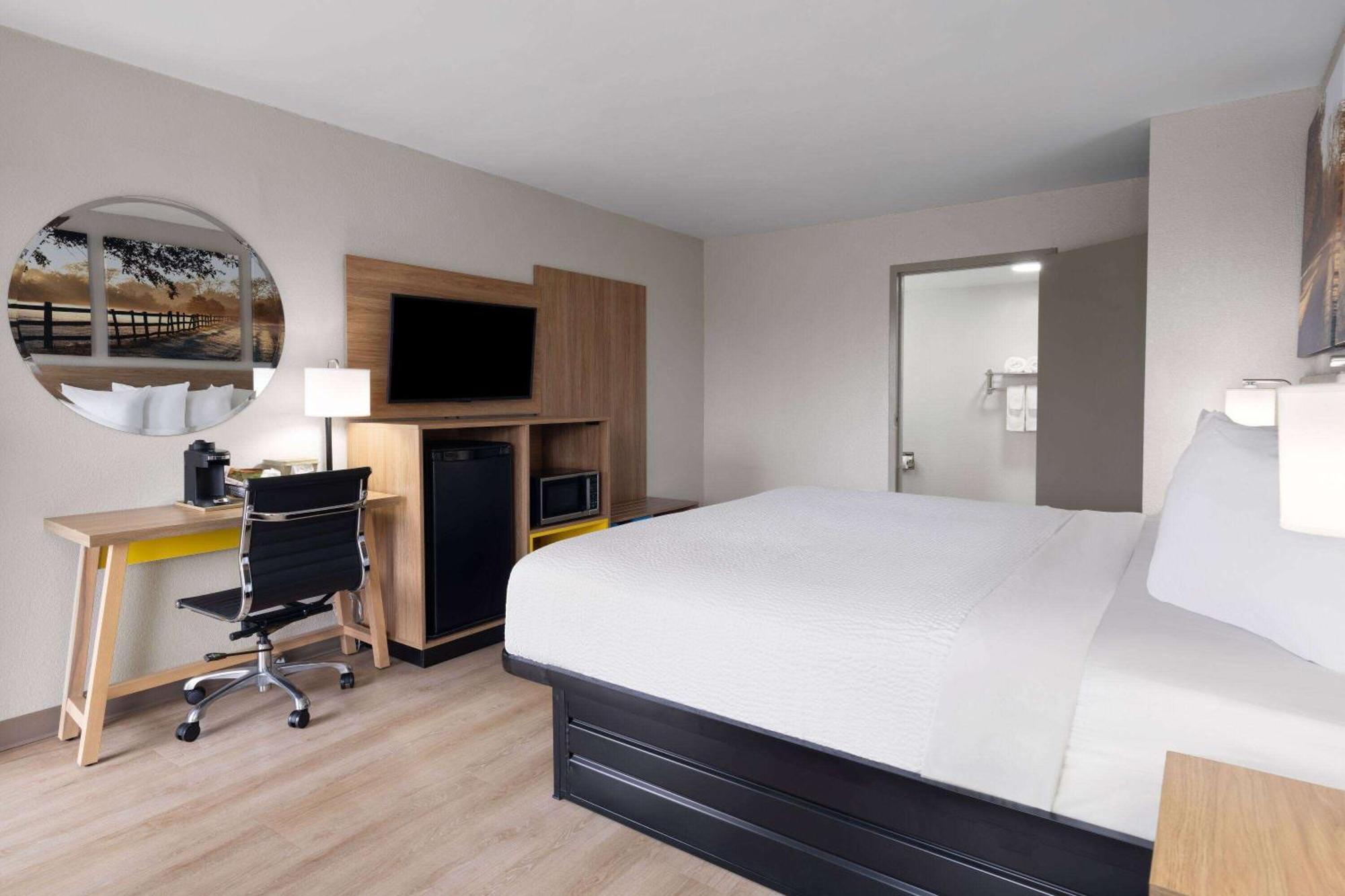 Days-Inn By Wyndham Montgomery I-85 Luaran gambar