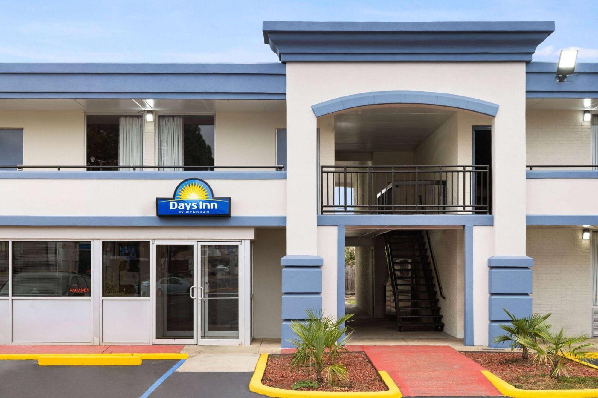 Days-Inn By Wyndham Montgomery I-85 Luaran gambar